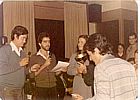 Los dirigentes de la Escudería 2000 en una entrega de premios de un Slalom celebrado el Elche, con el DJ Manolo Saavedra a los micrófonos.
